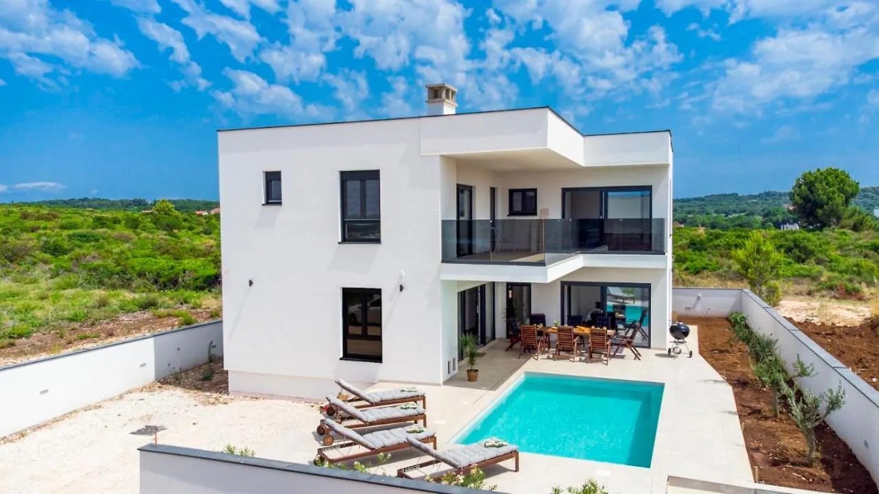 Villa Ajlin