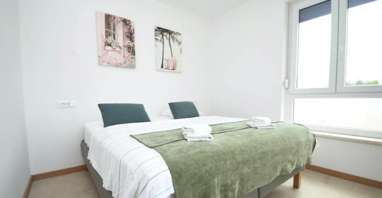 Villa Ajlin 0*, Medulin
